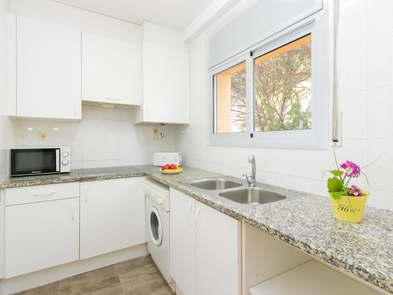 Apartment Velazquez-4 By Interhome روساس المظهر الخارجي الصورة